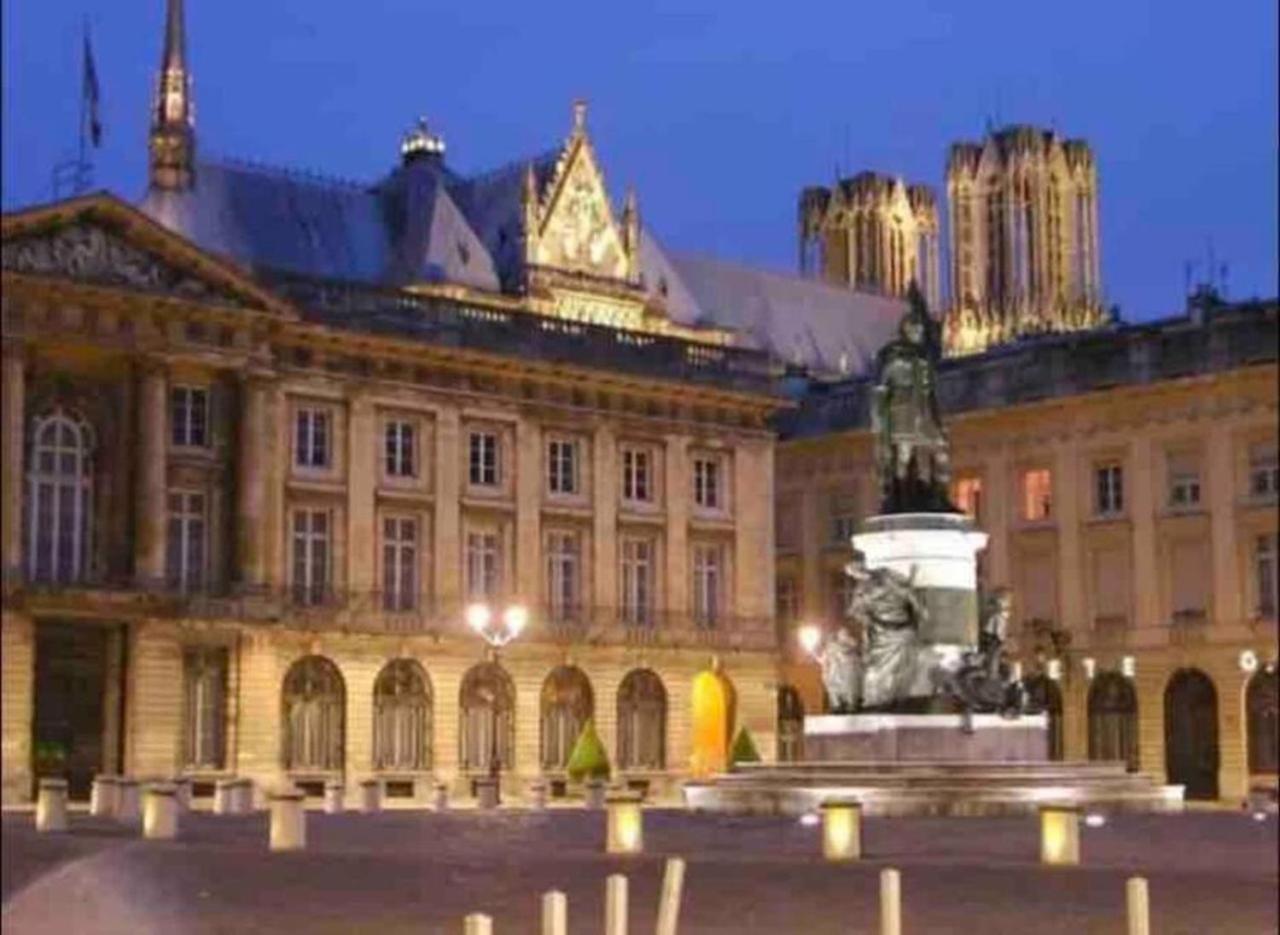 Reims Centre-Ville - 2 Chambres - 6 Personnes Au 1 Er Etage Exterior photo